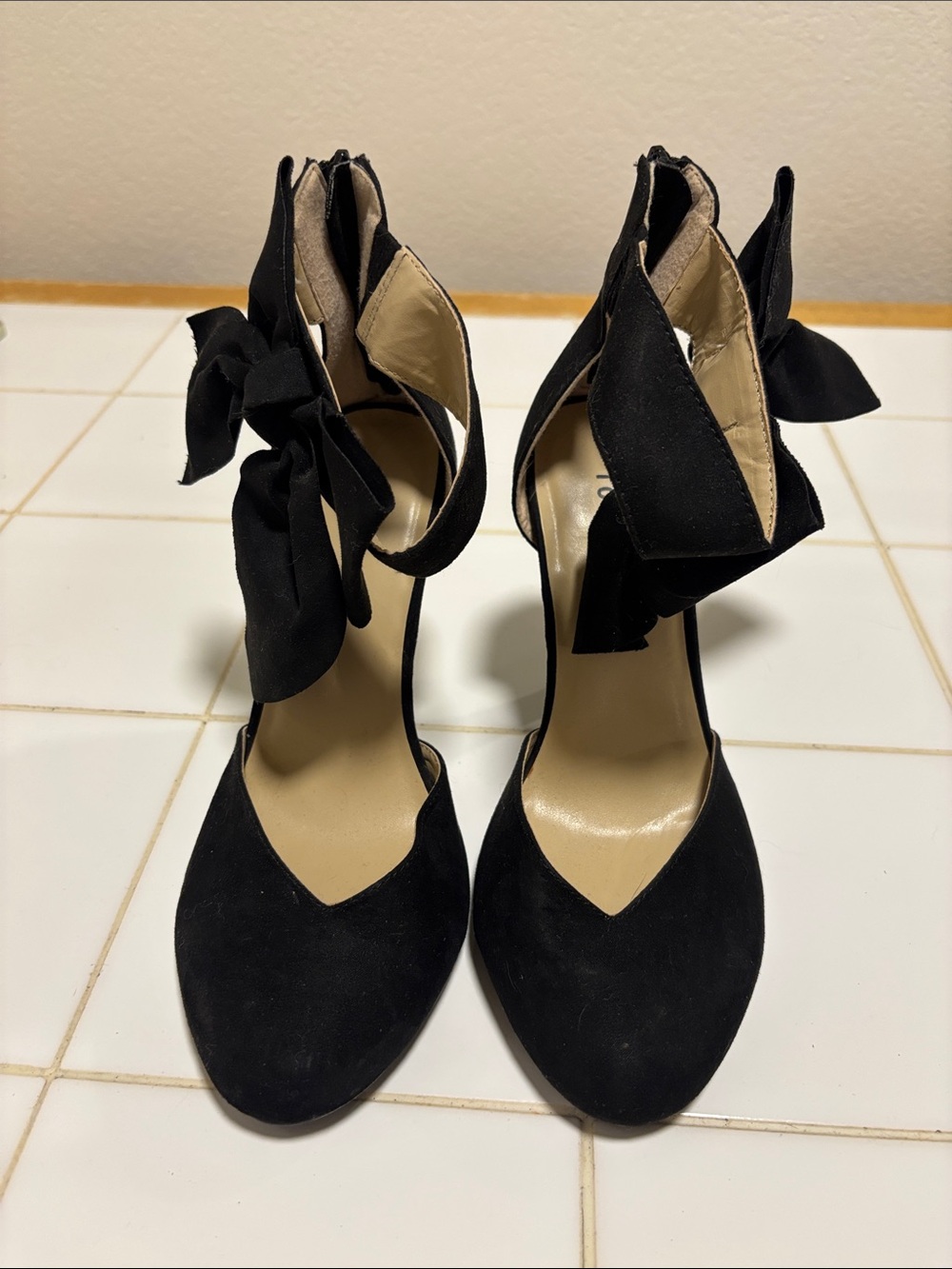 Black Bow Ankle-Strap High Heels - Picture 2 of 5